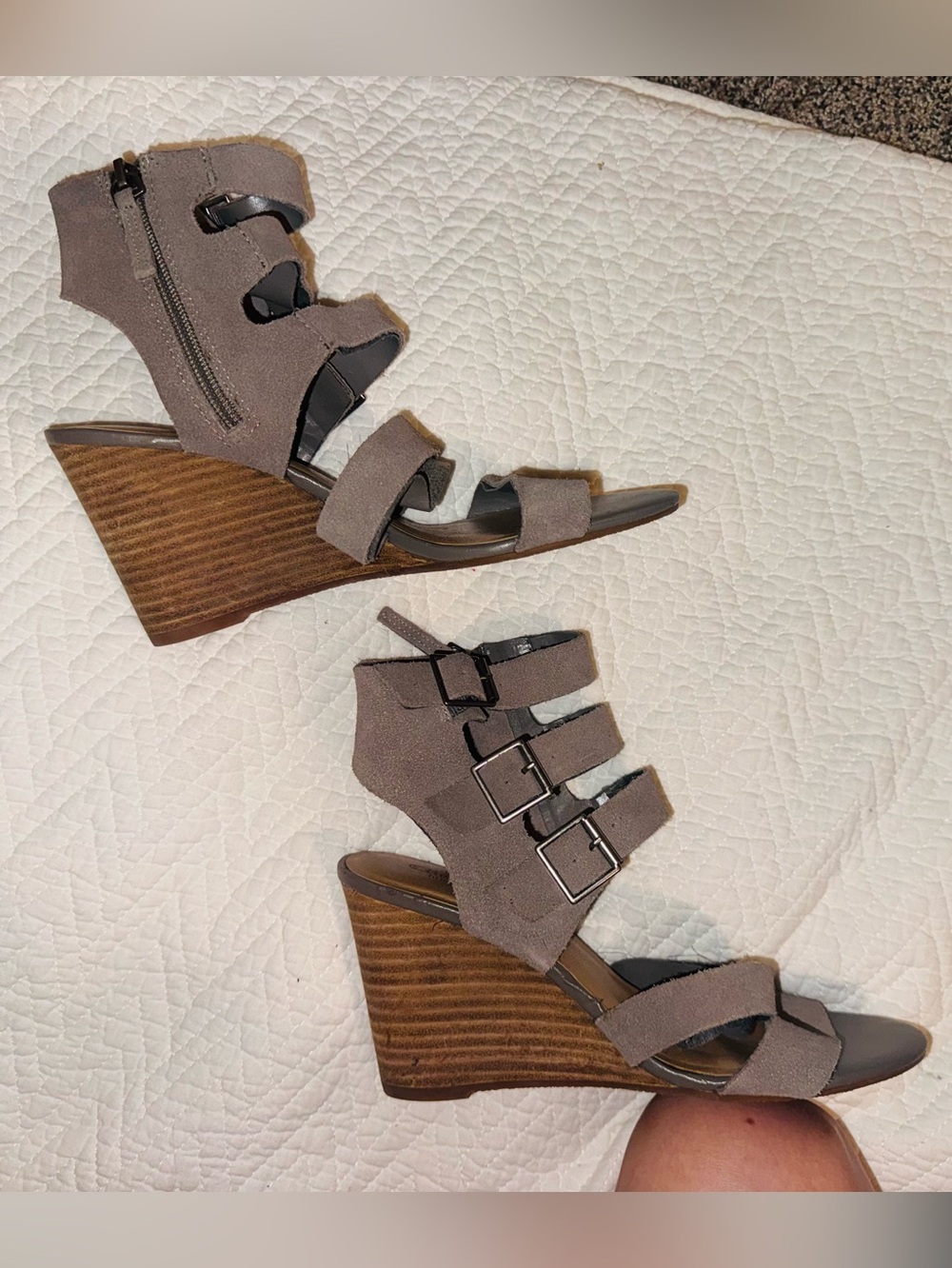 👑 Sexy Crown Vintage Taupe Strappy Suede Wedge Sandals w Buckle Details Size 8